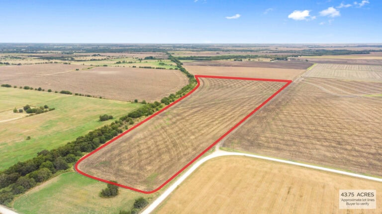 https://jananorsrealestate.com/wp-content/uploads/02_HCR_4358_4375_acres_2_mls-1.jpg