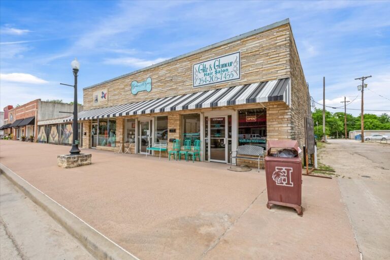 https://jananorsrealestate.com/wp-content/uploads/02-115-E.-Franklin-Drone-2.jpg