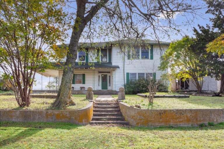 https://jananorsrealestate.com/wp-content/uploads/03-1900-Old-Brandon-Rd-3-Copy-Copy.jpg