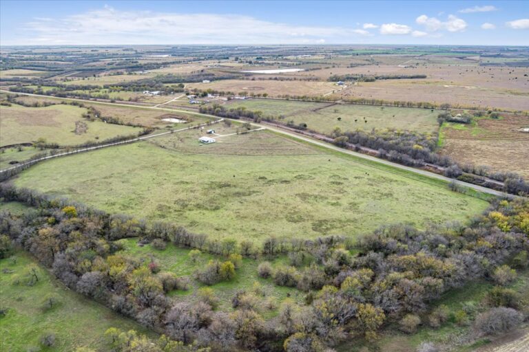 https://jananorsrealestate.com/wp-content/uploads/02-TBD-St-Highway81-Drone-2.jpg