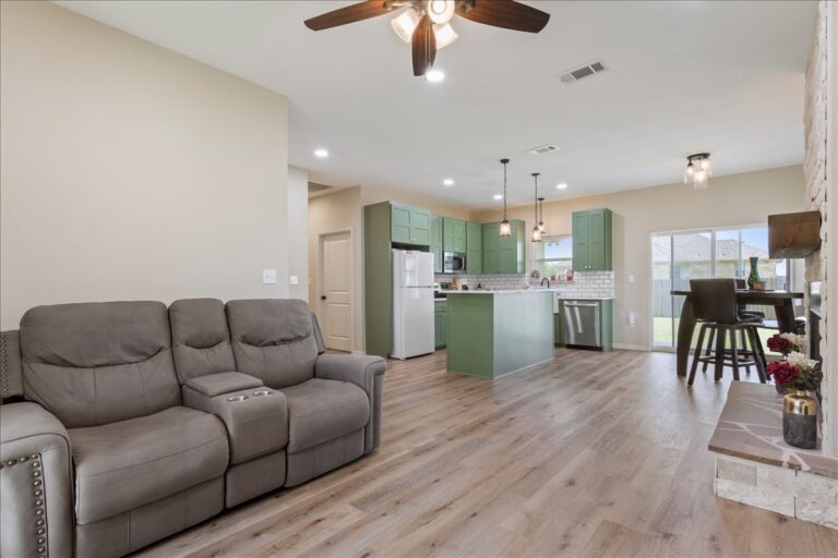 09 426 Alexander 13 1 768x512